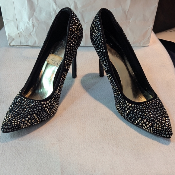 Elegant Black Studded Heels Sz 11W 4 Inch Heel - Picture 3 of 9